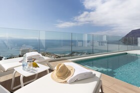 Crystal Luxury Apartments