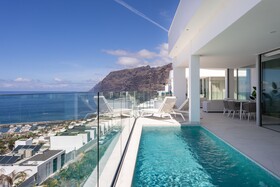 Crystal Luxury Apartments