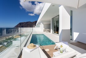 Crystal Luxury Apartments