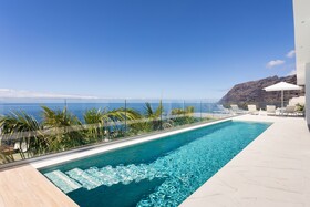 Crystal Luxury Apartments