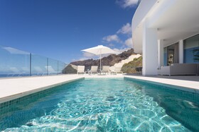 Crystal Luxury Apartments