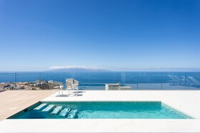 Crystal Luxury Apartments