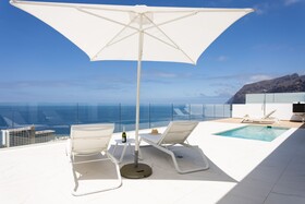 Crystal Luxury Apartments