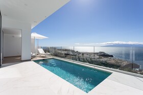 Crystal Luxury Apartments