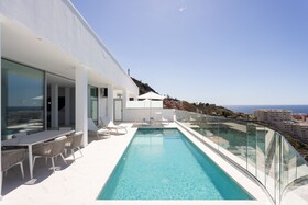 Crystal Luxury Apartments