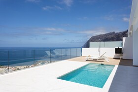 Crystal Luxury Apartments