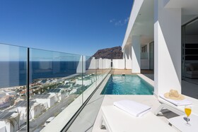 Crystal Luxury Apartments