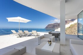 Crystal Luxury Apartments