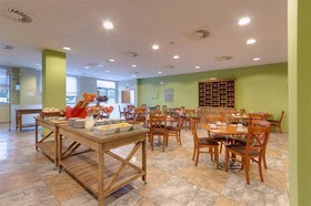 Ramada by Wyndham Valencia Almussafes