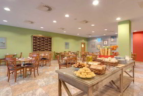 Ramada by Wyndham Valencia Almussafes
