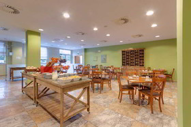 Ramada by Wyndham Valencia Almussafes