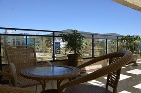 Blue Birds International Hotel