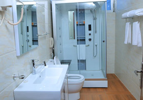 Bon Plaza Hotel