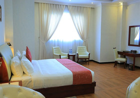Bon Plaza Hotel