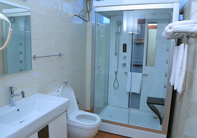 Bon Plaza Hotel