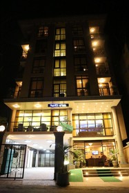Caravan Hotel