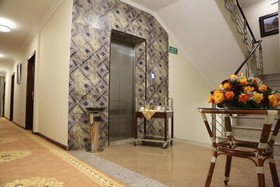 Caravan Hotel