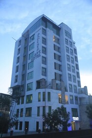 Golden Park Apartment Hotel