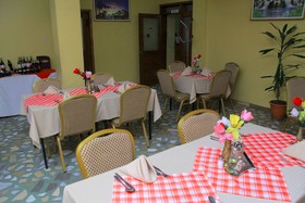 Yonas Hotel