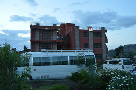 Zan-Seyoum Hotel