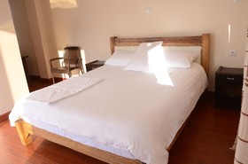 Zan-Seyoum Hotel