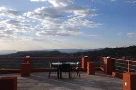 Zan-Seyoum Hotel