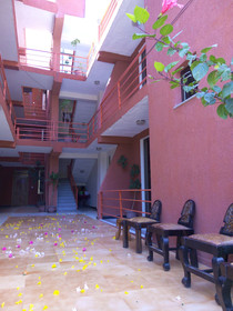 Zan-Seyoum Hotel