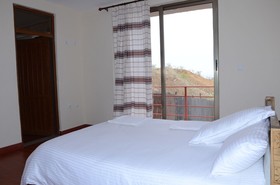 Zan-Seyoum Hotel