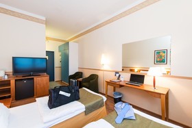 Skyline Airport Hotel