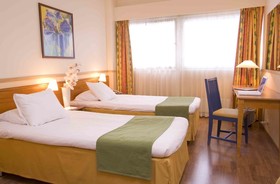 Skyline Airport Hotel