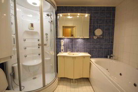 Arctic Circle Hotel