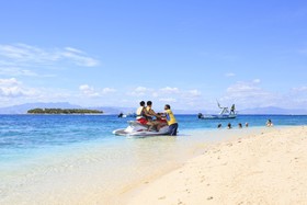Beachcomber Island Resort