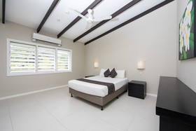 Plantation Island Resort