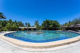 Plantation Island Resort