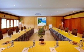 Plantation Island Resort