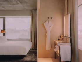 Maison Heler Metz, Curio Collection by Hilton