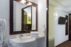 Hotel Kyriad Design ENZO PONT A MOUSSON