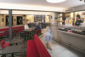 Arok Hotel