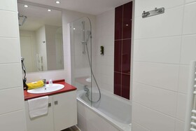 Appart-Hotel Mer & Golf City Bordeaux Bassins a Flot