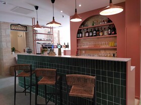 Bloom Hostel Bar Garden