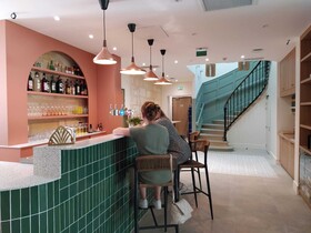 Bloom Hostel Bar Garden