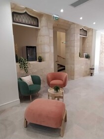 Bloom Hostel Bar Garden