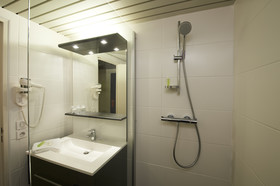 Brit Hotel du Lac