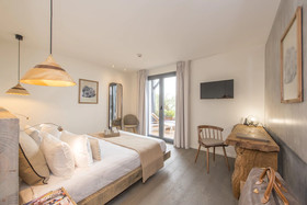 L'Anderenis Boutique Hotel