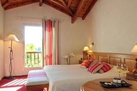 Hotel Les Jardins De Bakea