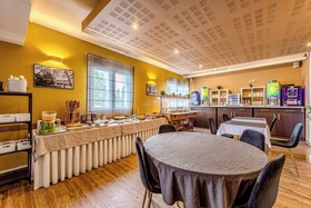 Hôtel Restaurant Logis Center Brest
