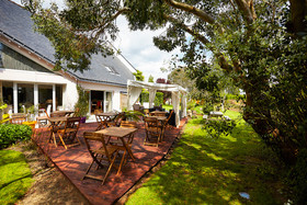 Carnac Lodge & Hotel