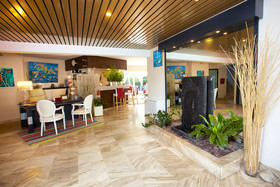 Carnac Lodge & Hotel