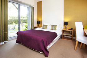 Carnac Lodge & Hotel