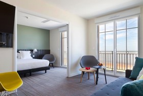 Les Flots - Hotel & Restaurant